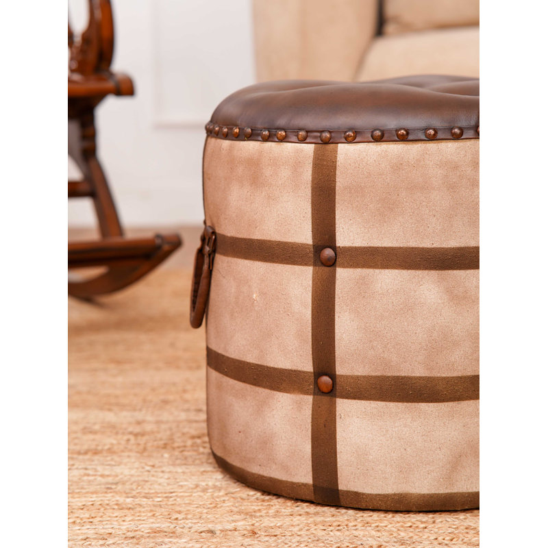 Pouf rond en fer et en cuir fabriqué à la main écologique (22,5 po x 22,5 po x 21 po) Williston Forge, Brun