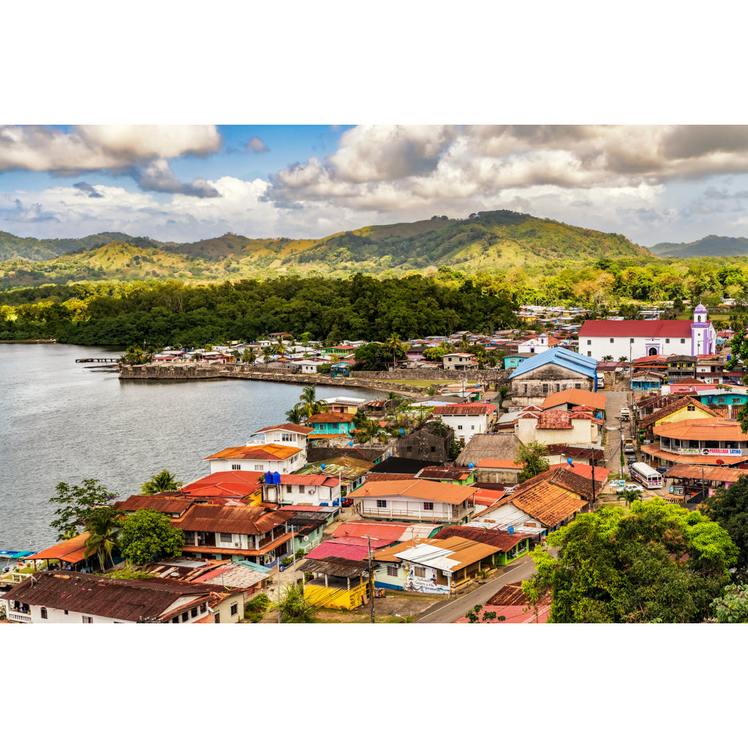 Luftaufnahme des Dorfes Portobelo - Drucken