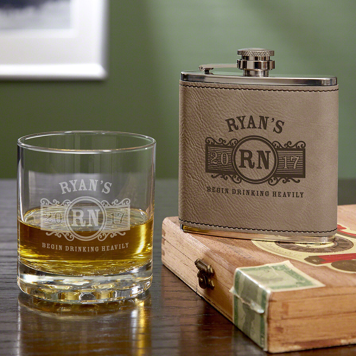 HomeWetBar Oakhill Custom Hip Flask Gift Set