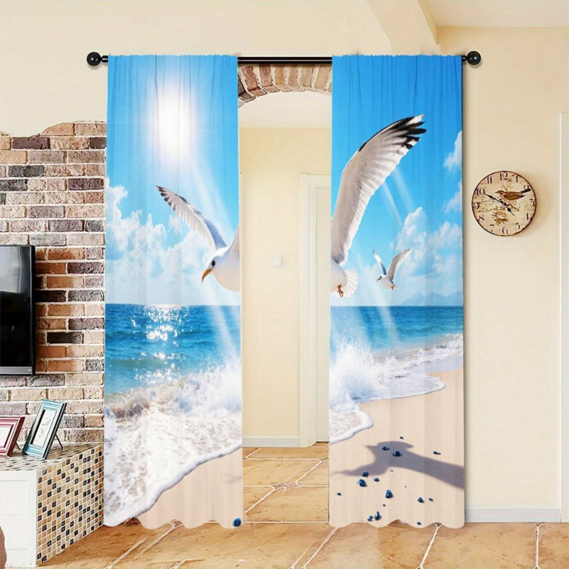2 panneaux de rideau filtrant la lumière de la plage avec une mouette survolant les vagues de l'océan