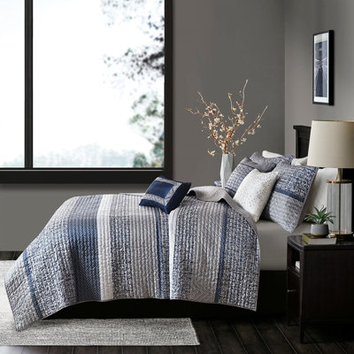 Courtepointe 6 pièces en bleu marine pour très grand / très grand. Remplir. Coussins plissés et brodés. Literie réversible lavable à la machine. Décoratif Une chambre relaxante