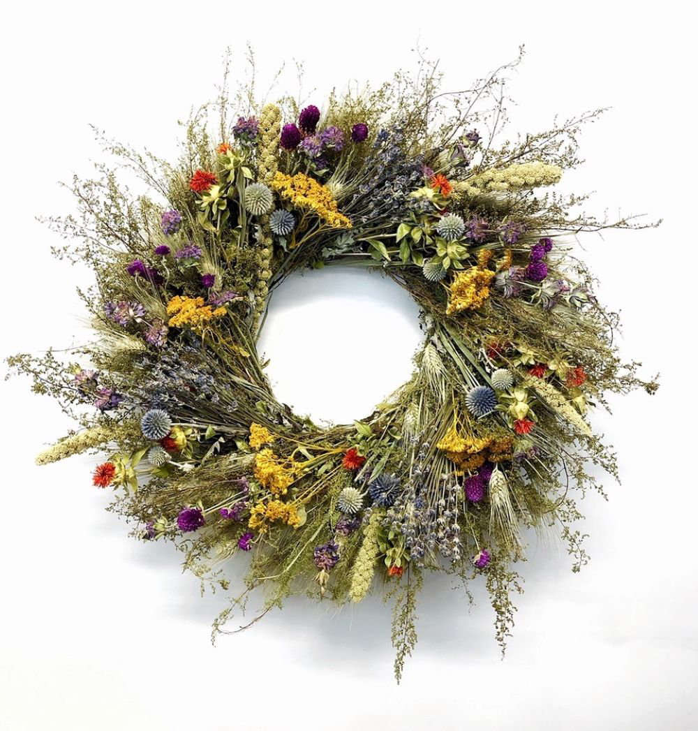Handcrafted Dried Mixed Assortment 22'' Wreath Primrue