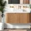Meuble-lavabo mural moderne avec lavabo, finition bois et verre, conception peu encombrante