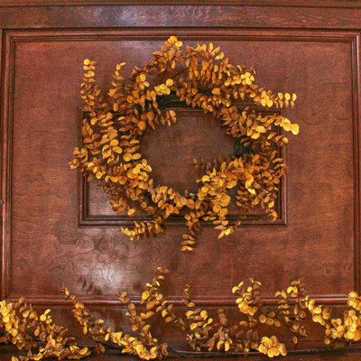 Faux Plastic 12'' Wreath