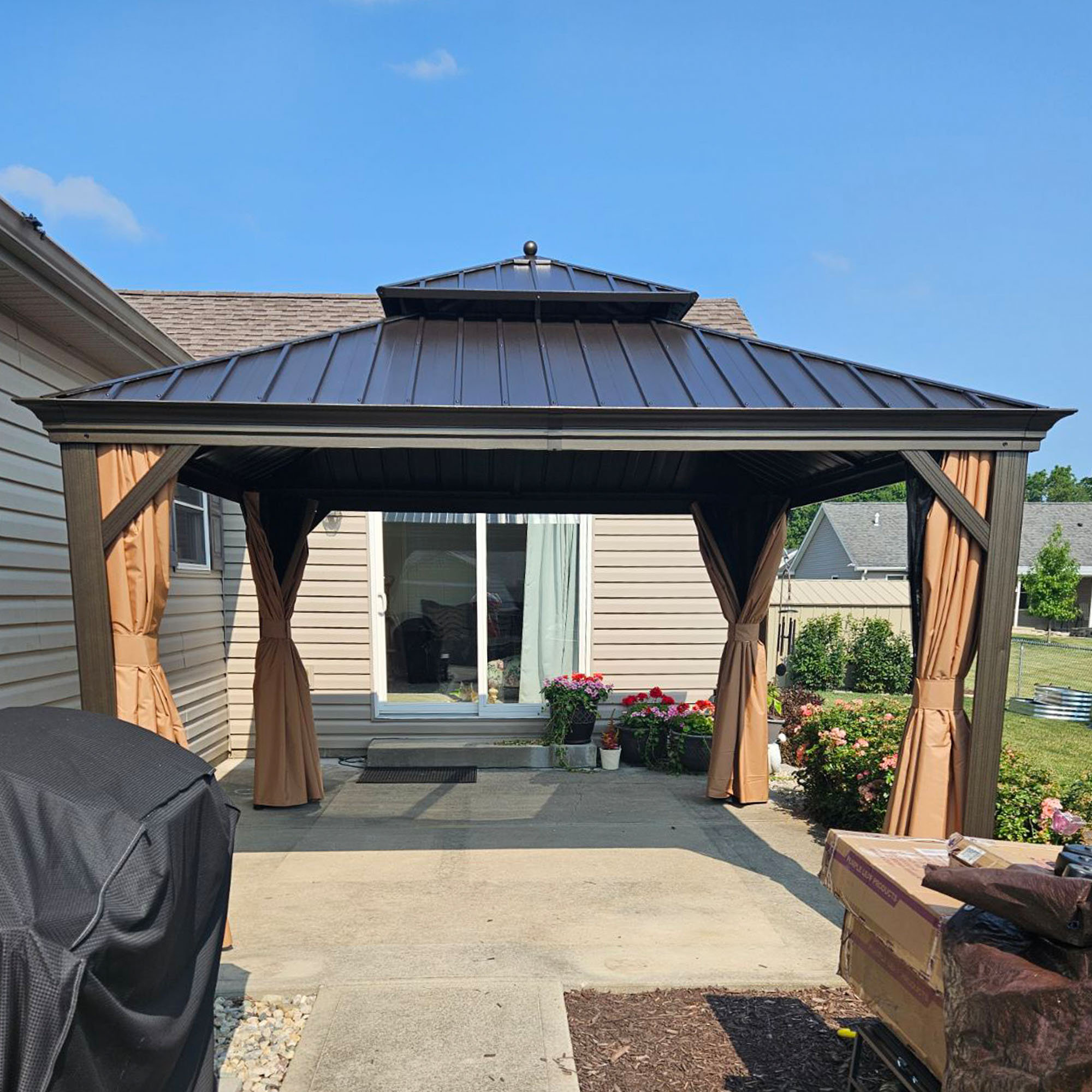 13' X 13' Outdoor Gazebo With Galvanized Steel Hardtop Roof