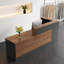Bureau de direction en L 70,9 po, poste de travail moderne avec tiroir verrouillable et rangement ouvert, finition noyer et gris