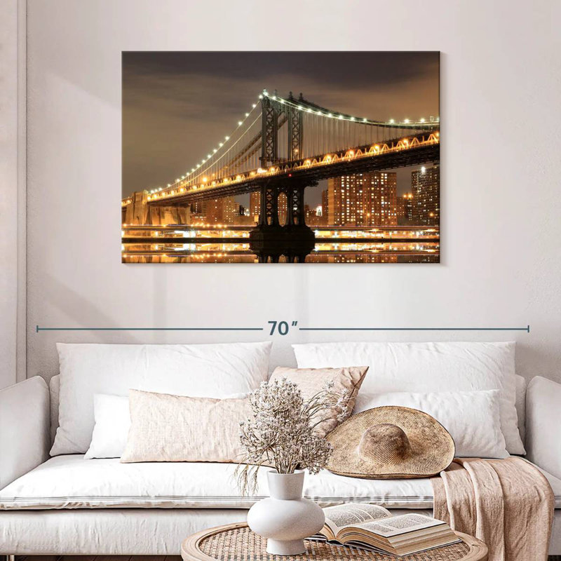 Lilie Manhattan Bridge Skyline