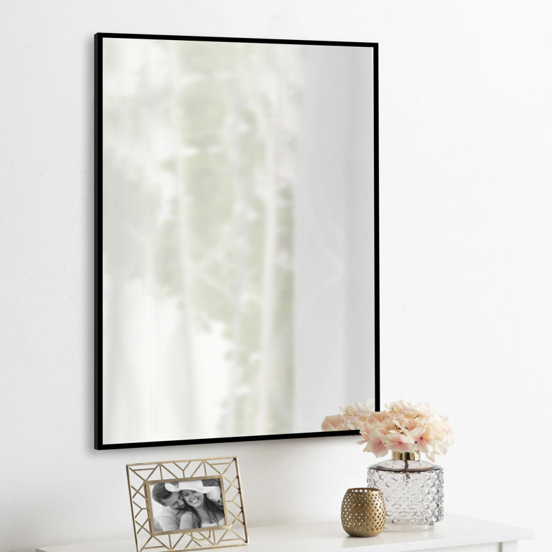 Miroir de salle de bain mural, H 38 po x l 26 po x P 1,6 po