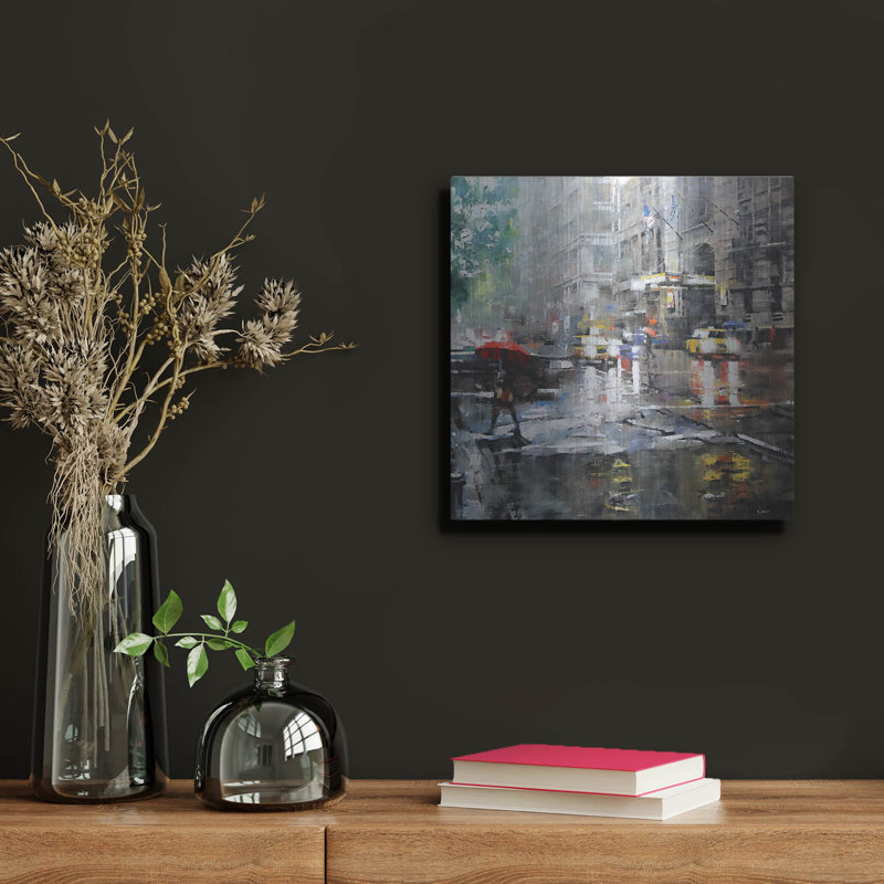 «Manhattan Red Umbrella» par Mark Lague, H 12 po x l 12 po