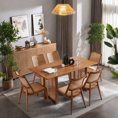 Ensemble de table de salle à manger simple en bois massif tissé en rotin.
