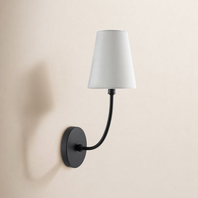 Hatchie Single Light Armed Sconce
