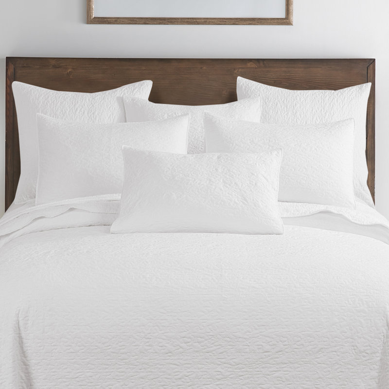 White Full Microfiber Reversible Bedspread Set with Shams