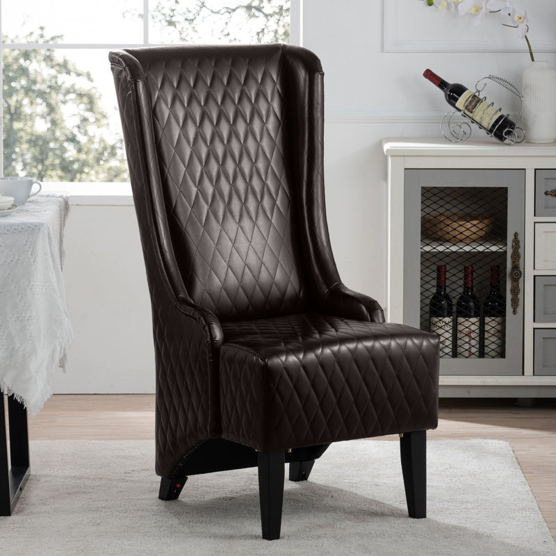Chaise d'appoint confortable en similicuir à haut dossier de 23,22 po de largeur, avec des pieds en bouleau et un mélange moderne rétro, pour un décor d'ambiance d'espace de vie