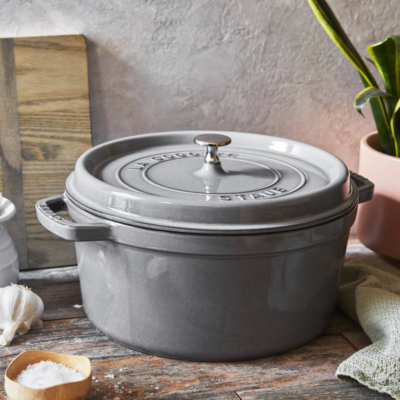 La Cocotte Cast Iron Round Cocotte, Graphite Gray, 7 quarts