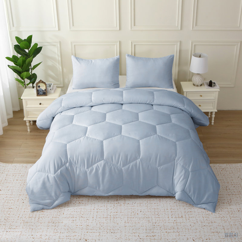 Better Style Home Oversized Microfiber Honeycomb Comforter Sets, Queen Comforter + 2 Standard Shams, Blue