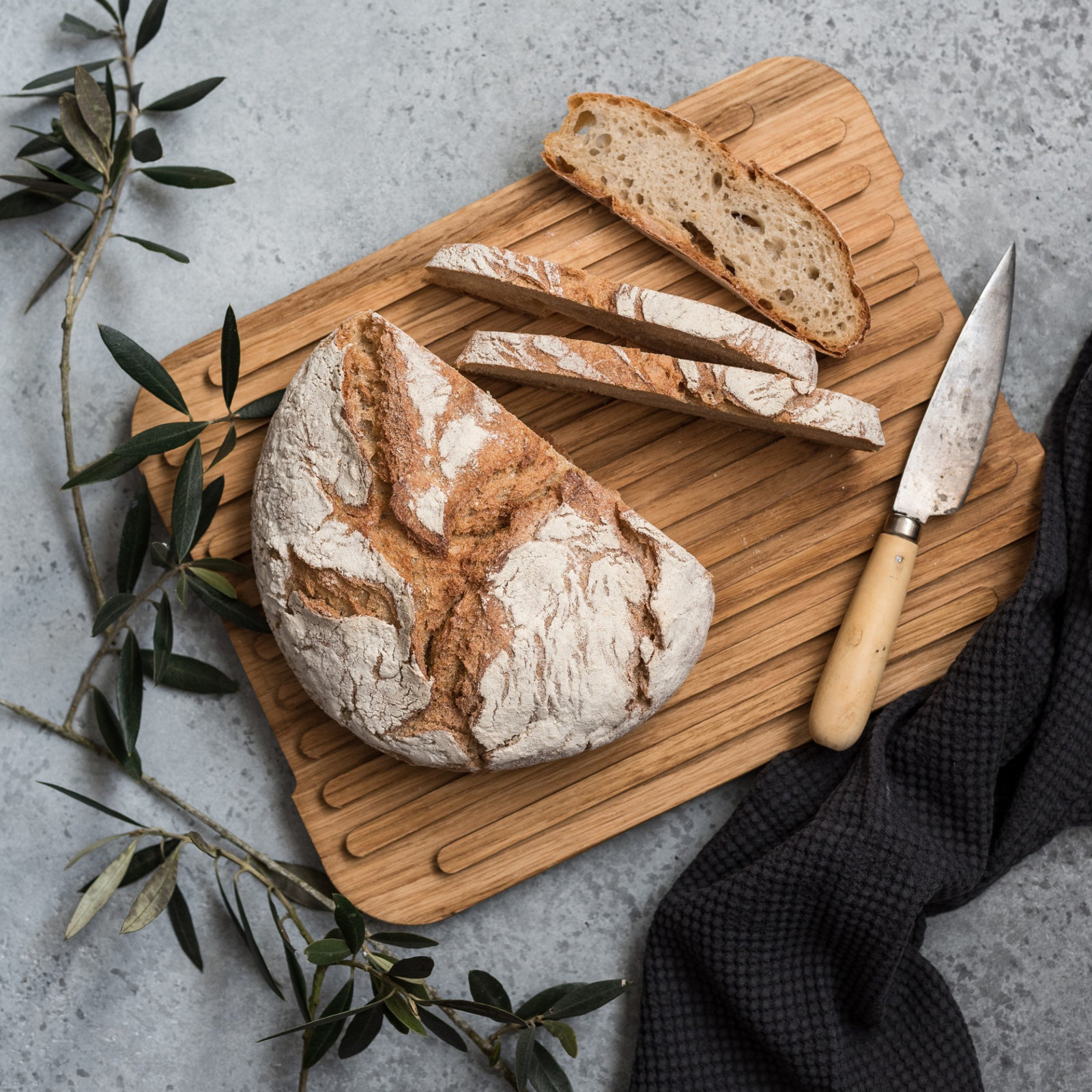 Casafina Ensemble Oak Wood Cutting Board