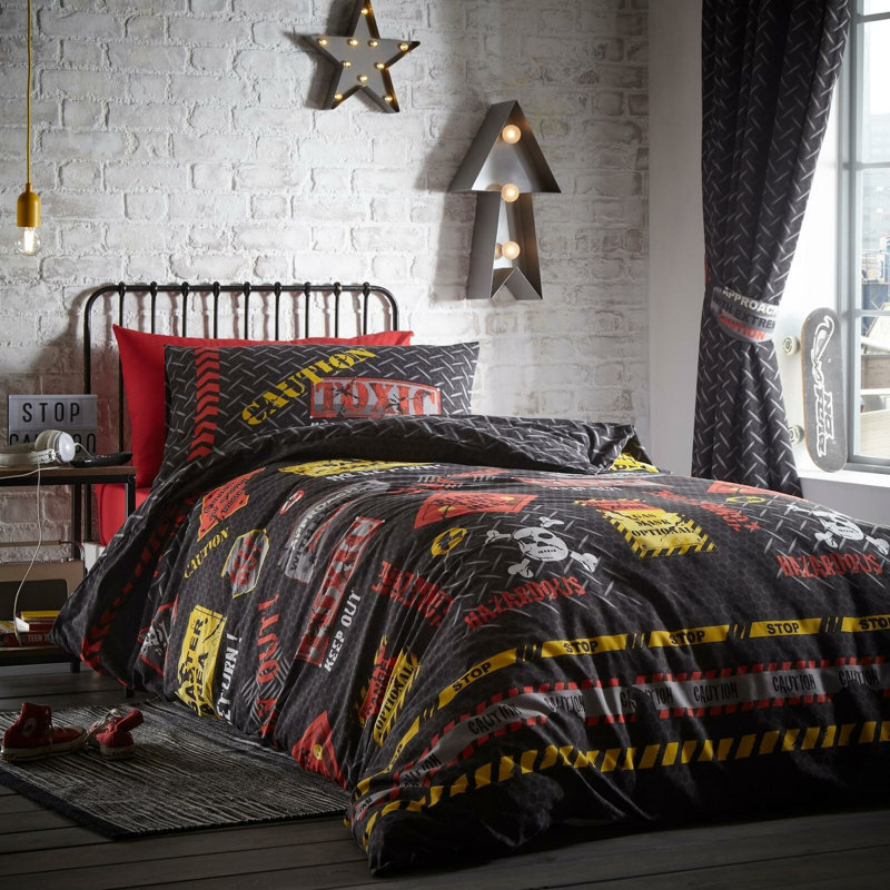 Toxic Duvet Cover Set, 200 x 200cm Duvet Cover + 2 Standard Pillowcases