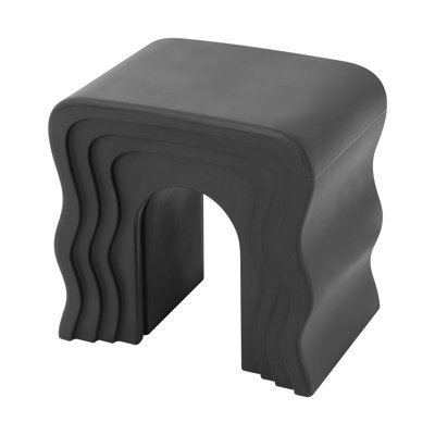 Table de chevet courbée noire moderne et minimaliste, canapé d'appoint en PP léger avec base large et stable, table d'appoint créative pour les coins étroits