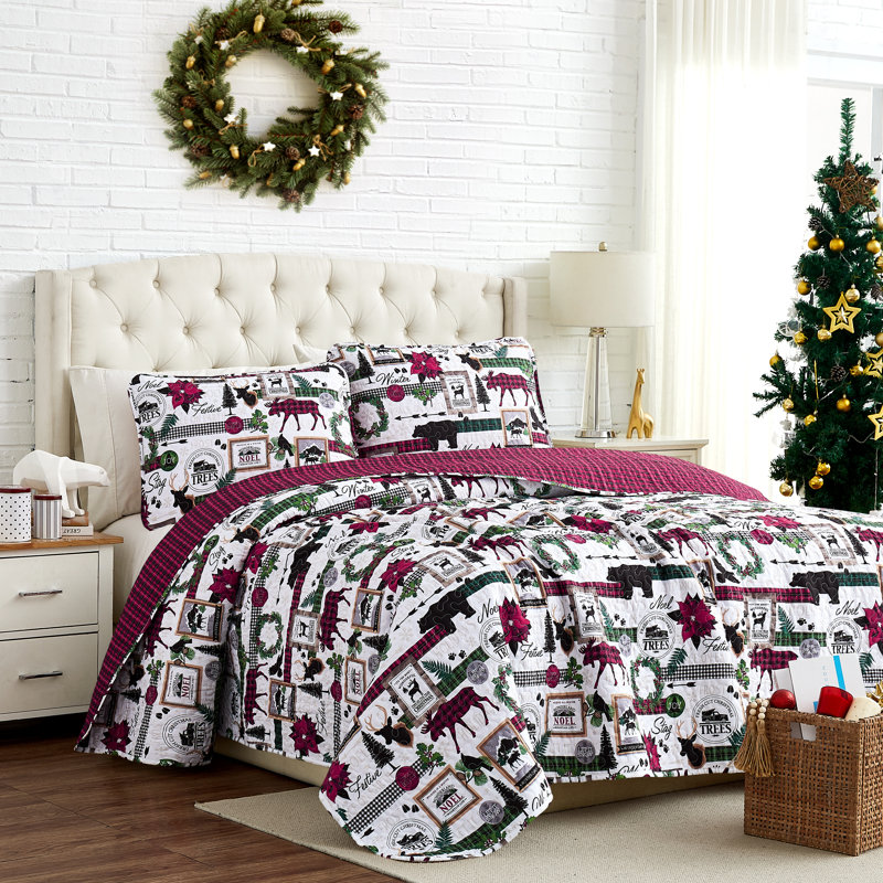 Merry Town White/Green/Red Microfiber Reversible Quilt Set, Twin Quilt + 1 Shams