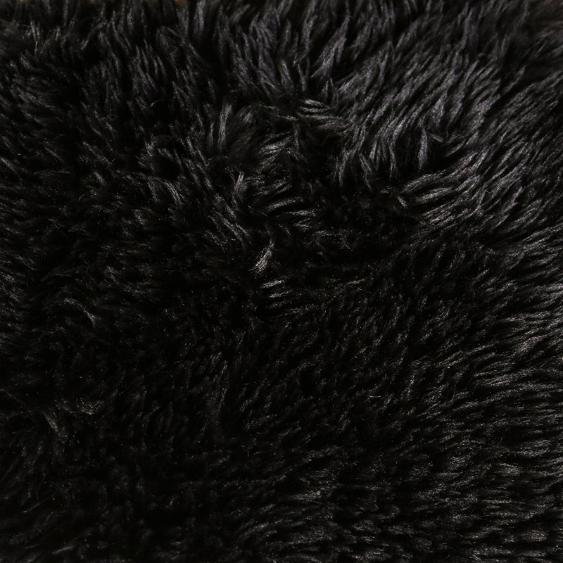 Fauteuil modulaire modulaire de couleur noire en fausse fourrure et mousse haute densité, L 81 po