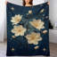 Jeté en flanelle de luxe blanc Magnolia Flowe, couverture douce et chaude pour le canapé-lit du salon-133659234