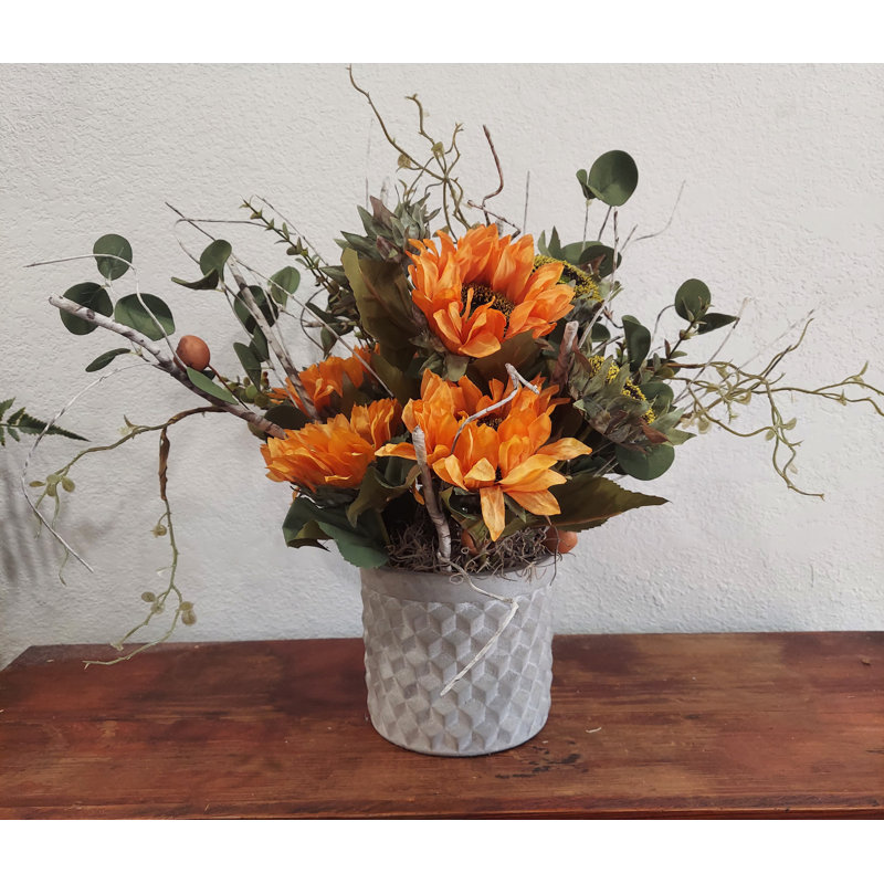 Arrangement d'automne rétro, tournesol et gousse d'eucalyptus