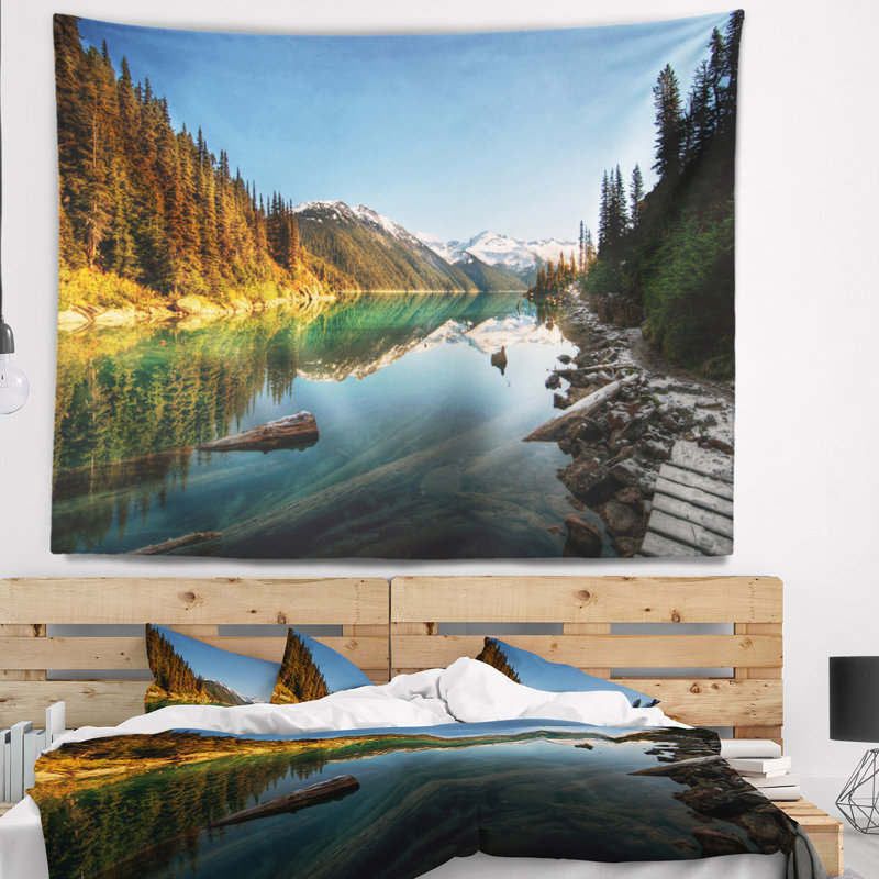 Tapisserie paysage paysage enneigé le long d'un lac de montagne, H 32 po x l 39 po