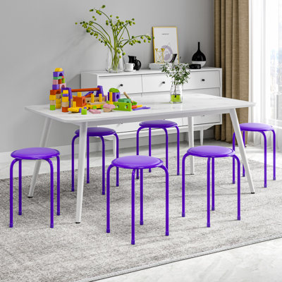 Ensemble de 6 tabourets empilables avec sièges rembourrés, tabourets empilables rembourrés de hauteur standard de 17 pouces avec surface en cuir, tabourets gigognes ronds portables pour la cuisine intérieure / extérieure, couleur assortie, paquet de 6