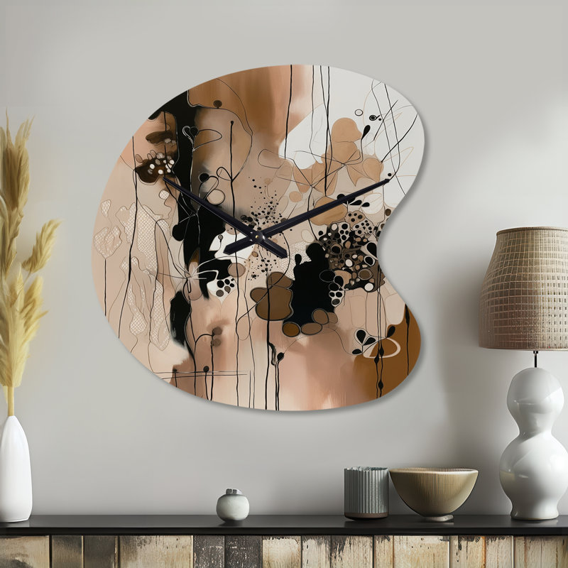 Liberté artistique brune et noire I - horloge murale asymétrique en métal, impression d'horloge en métal de forme unique brune