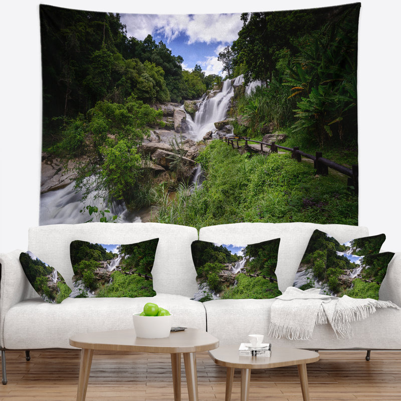 Tapisserie thaïlande en cascade landscape mae clang, H 78 po x l 92 po
