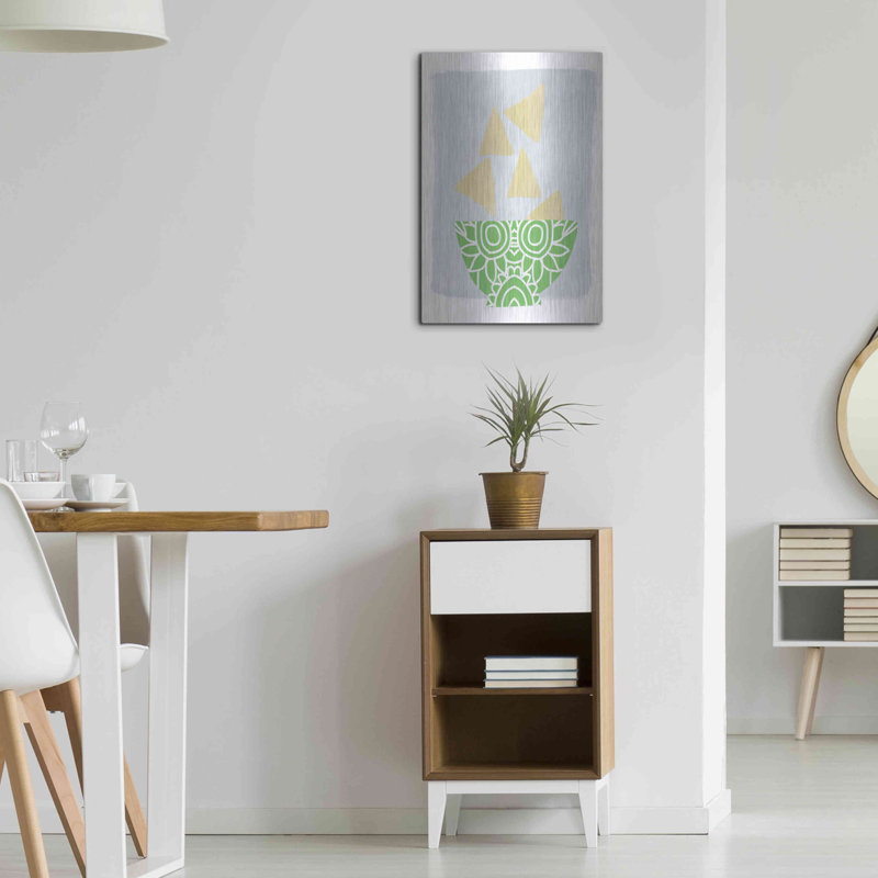 «Bowl Of Chips» par Linda Woods, H 24 po x l 16 po