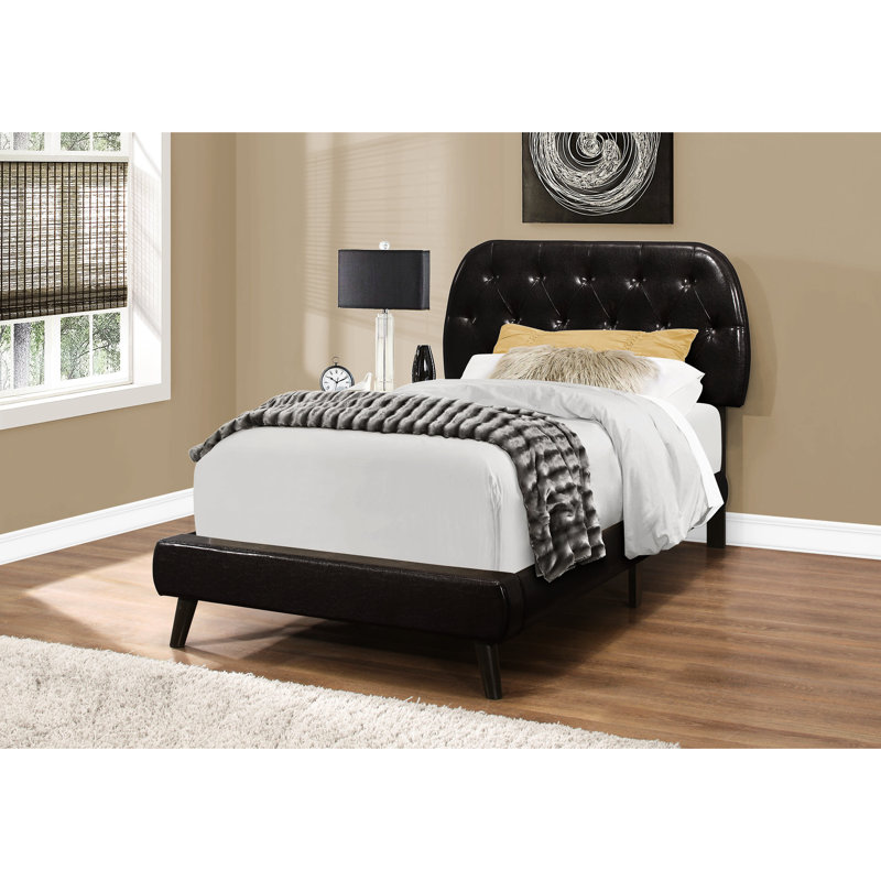 Lit simple rembourré pour adolescent: aspect cuir brun avec lit en bois de taille magnifique, revêtement en similicuir et pieds en bois massif