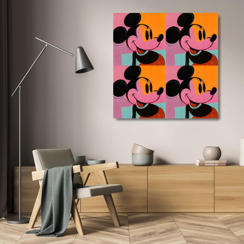 Mickey Mouse, H 20 po x l 20 po