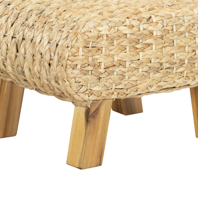 Champignons de baie, jacinthe d'eau, tabouret
