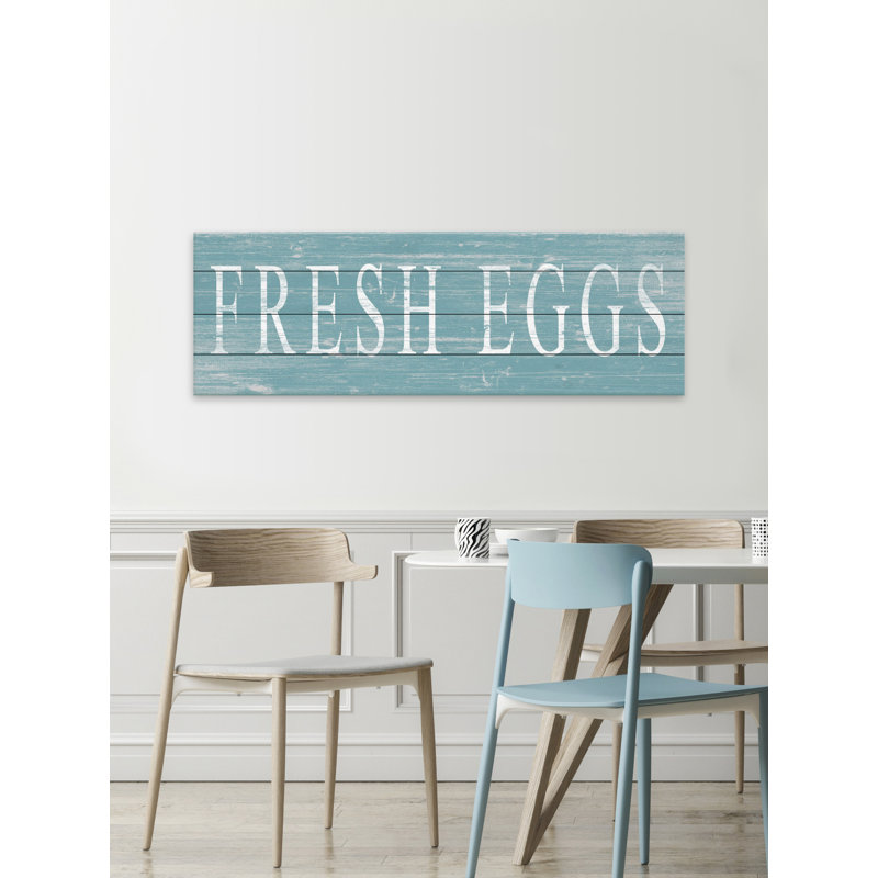 "Oeufs frais-sans cadre", art textuel sur bois, H 15 po x l 45 po x P 1,5 po