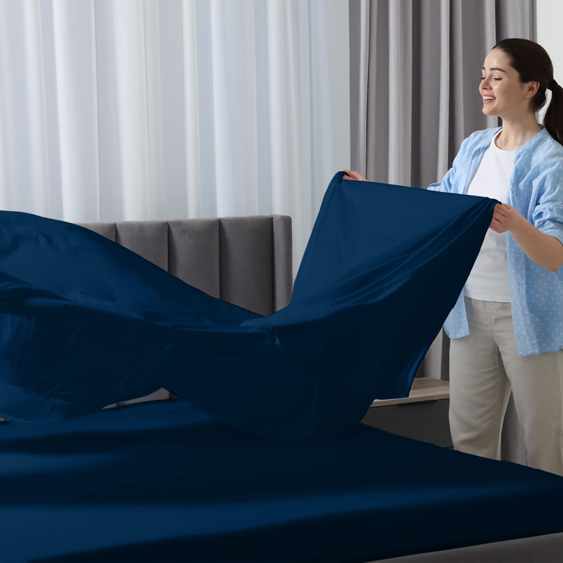 Royale Linens | Ultra Soft Brushed Microfiber Flat Sheets Only | Wrinkle Free & Stain Resistant | Hotel Quality Top Sheet for Bed