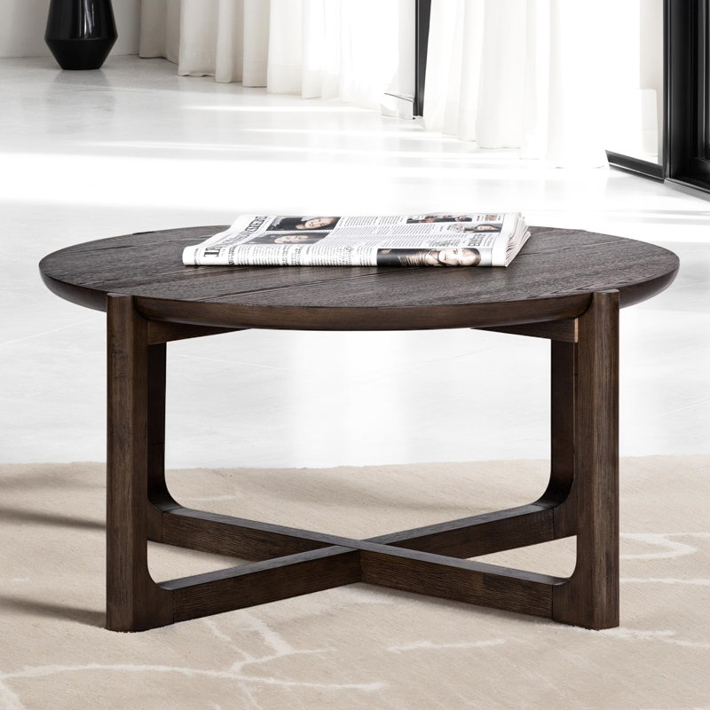 Table de salon style transitionnel 36 po avec base à tréteaux et plateau en bois avec finition noyer foncé brossé et salon principal