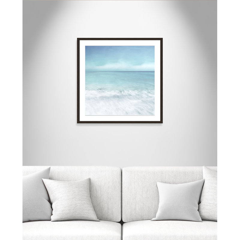 «Tranquil Ocean Waves Beach I» par Christine Zalewski, Noyer à grain ouvert, L 27,5 po x H 27,5 po, Imprimé mat