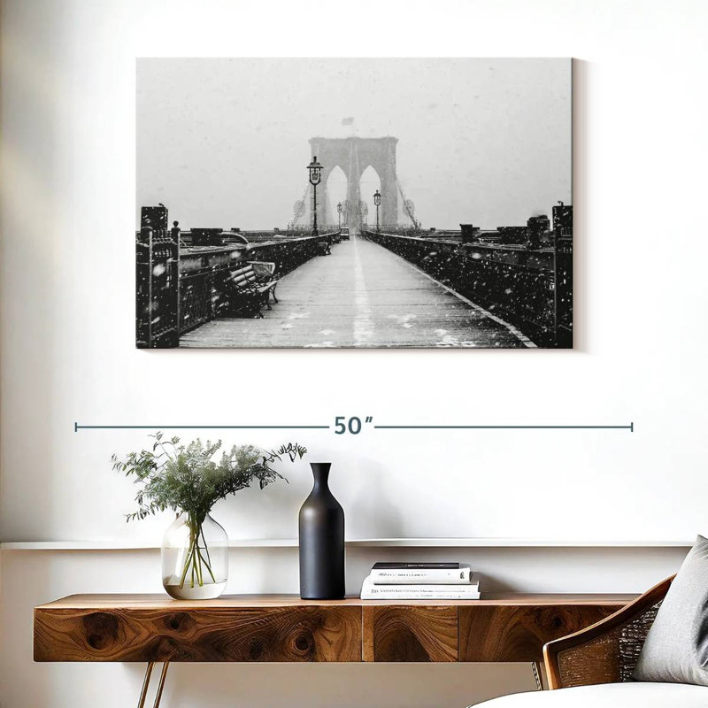 Nicci Winter au pont de Brooklyn, H 26 po x l 39 po
