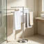 Porte-serviettes sur pied pour salle de bain, étendoir à serviettes en acier inoxydable avec bras pivotants et base lestée antibasculement robuste, support utilitaire moderne, fini chromé