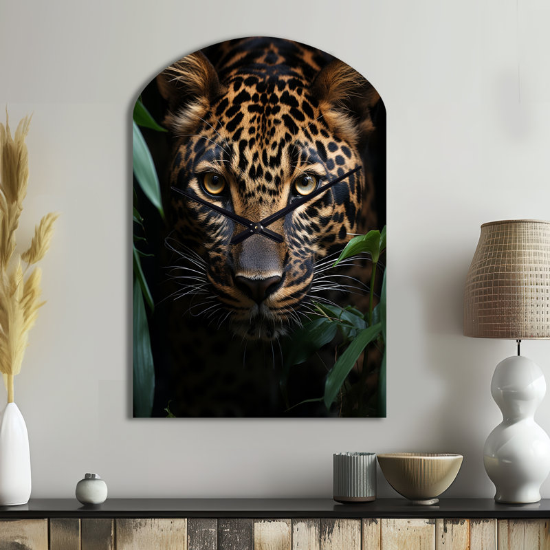 Horloge Leopard Silent Stalk I - forme unique, horloge en métal beige, Médium