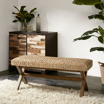 Banc en bois au fini châtaignier, siège en jacinthe d'eau tissée, capacité de charge maximale de 400 lb, encre de surface + lierre - bois, jacinthe, H 17 po x l 45 po x H 18 po, limite de poids