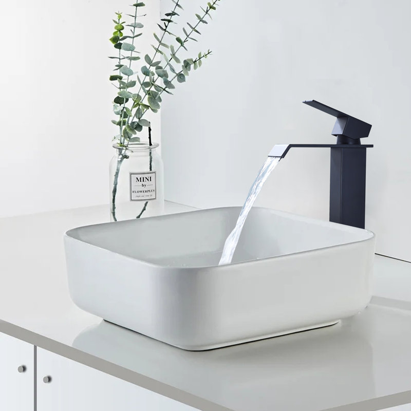 Single-handle Bathroom Faucet with Drain Assembly, Matte Black