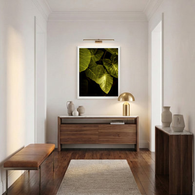 Good Good Black Art «Southern Canopy», art mural par Sydney A. Foster | Photographie de feuille d'oreille d'éléphant avec lumière douce d'après-midi