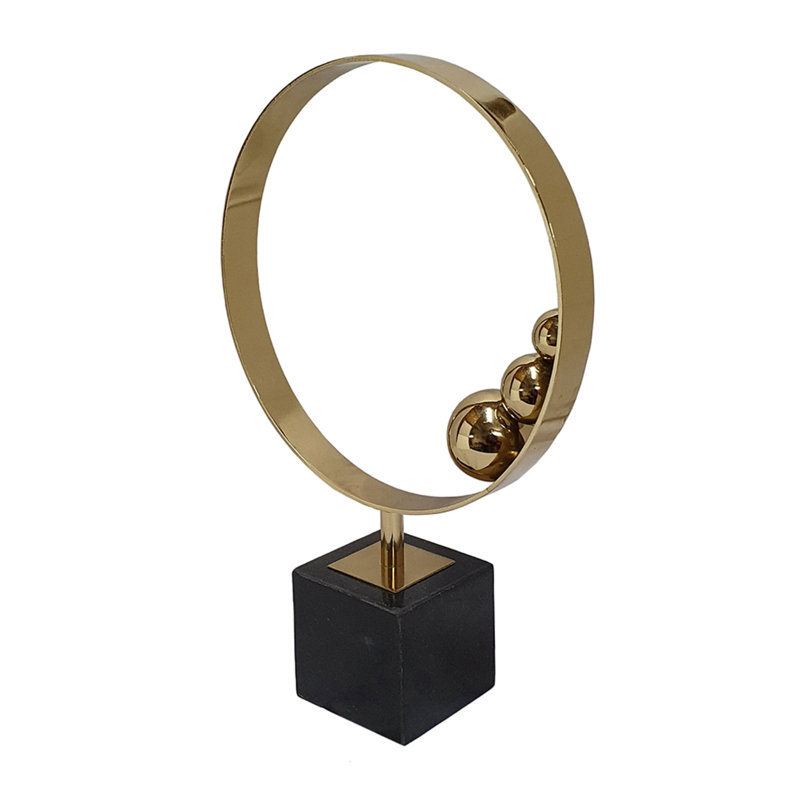 Sculpture anneau Mavis avec base en marbre, H 14 po x l 9 po x P 3 po