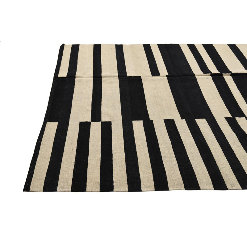 Tapis noir et blanc 5 x 8 Pinkerton
