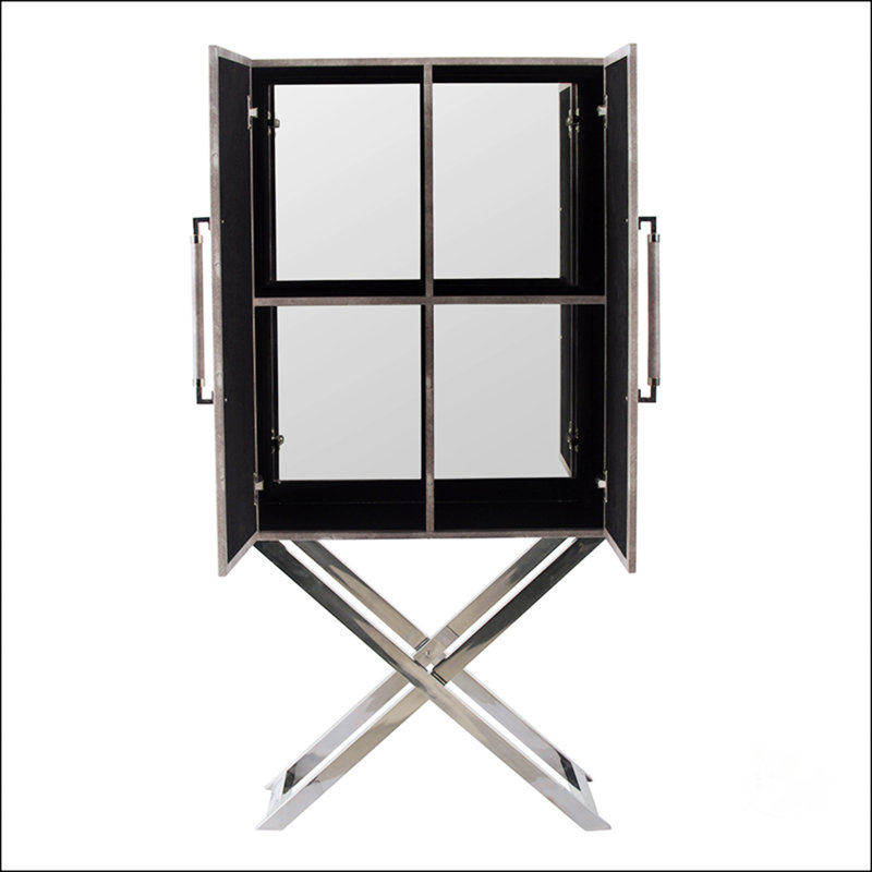 Armoire d'appoint autoportante avec extérieur à motif et détails en flanelle, parfaite pour le rangement et le style de chambre à coucher moderne.