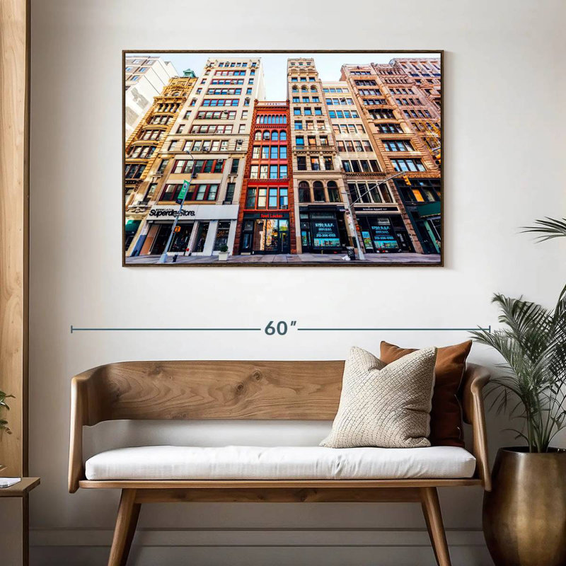 Bâtiments à Tribeca, 46 po x 31 po, Cadre flottant en noyer