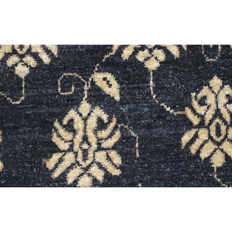 Tapis noir de haute qualité noué à la main