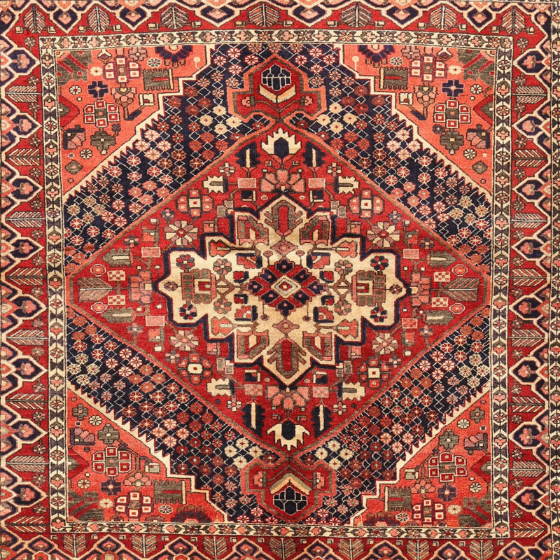 Tapis beige/noir/rouge traditionnel Donohoo, Carré 4 pi